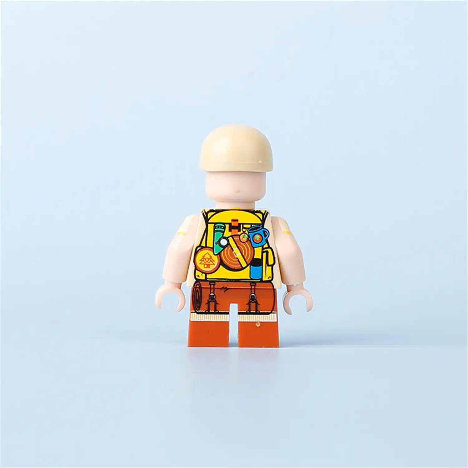 the back of the Minifigure – Russell Up (LEGO Alternative)